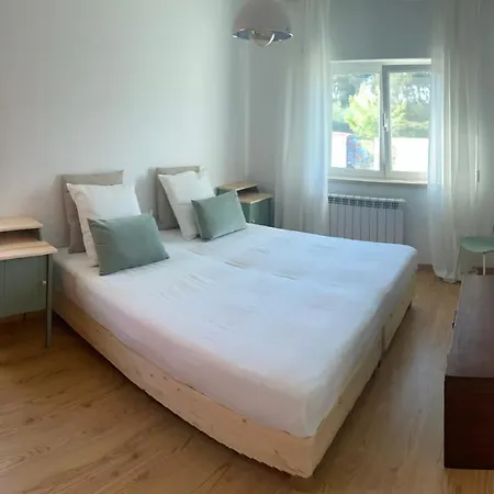 Hébergement de vacances Casa Da Varzea - O Castelo A Janela!!! Óbidos